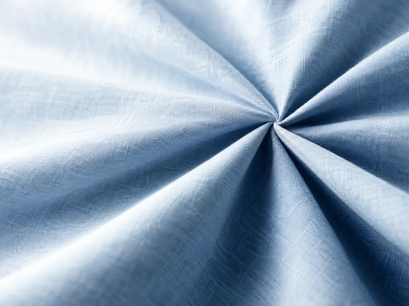 Hellblaues Leinen unter Spannung — Stimmungsbild der Case Study
