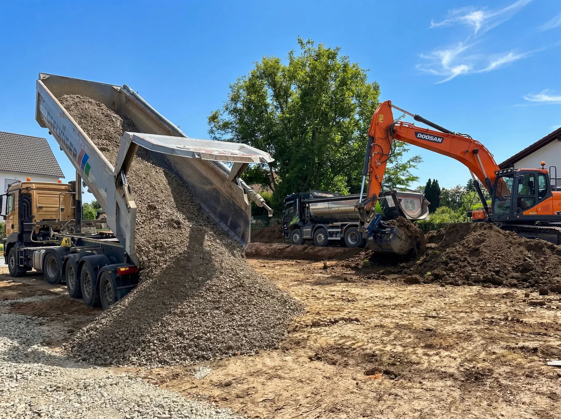 Erdbau mit eigenem Gerät — Projekt von Außenanlagenbau Melcher