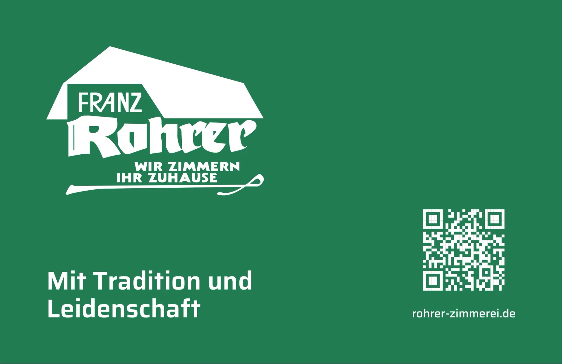 Visitenkarte Rückseite: weißes Logo auf Grün, „Mit Tradition und Leidenschaft" und ein QR-Code