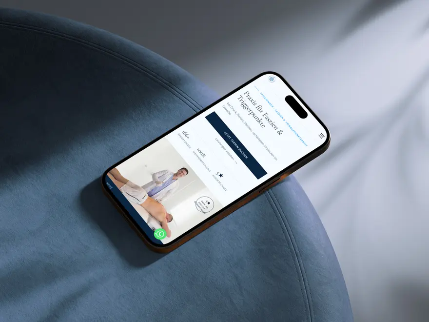 Mobile Ansicht der Website auf dem Smartphone